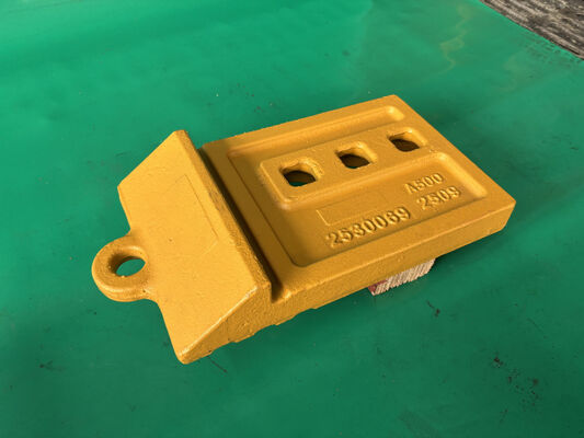 2530069 Guss Halbpfeil Rand Ende 3 Löcher 966G 966H 966M 972G