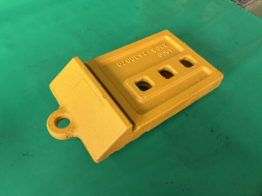 2530070 Guss-Halbpfeil-Kante Ende 3 Löcher 966G 966H 966M 972G