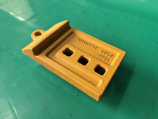 2530070 Guss-Halbpfeil-Kante Ende 3 Löcher 966G 966H 966M 972G